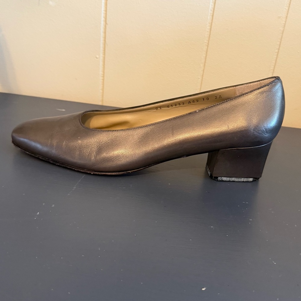 Vintage Salvatore Ferragamo Pewter Metallic Leather Block Heels Pumps Size 10 - Picture 5 of 10